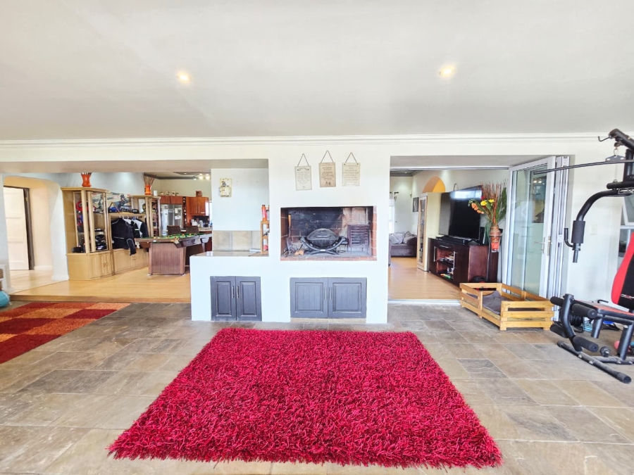 5 Bedroom Property for Sale in Kingswood Golf Estate Western Cape